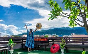 Ban Kong Rao Guesthouse - Quiet Santitham Oasis - Charming Garden & Mountain Views